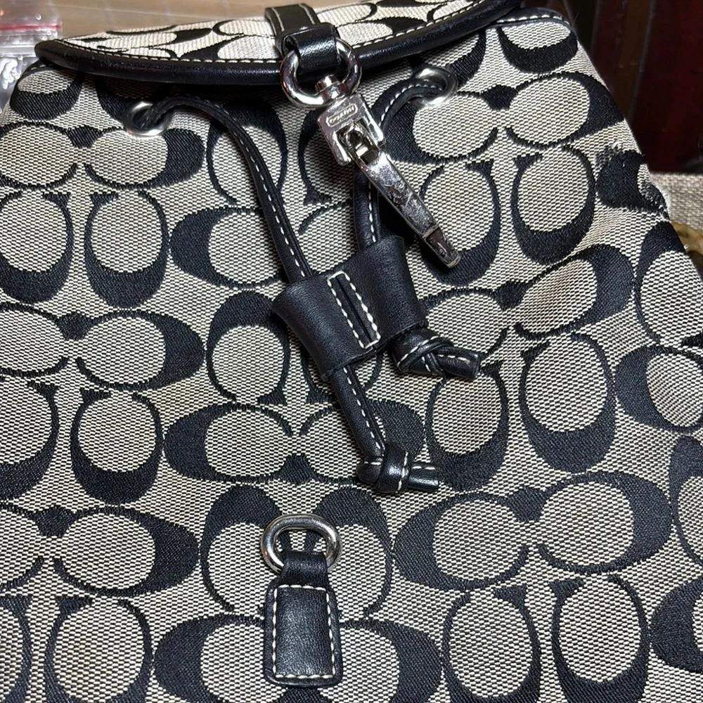 Coach Black Grey Signature Backpack 8”Lx10”Hx4.75W Silver Metal Clip GUC 2002 - Picture 15 of 17